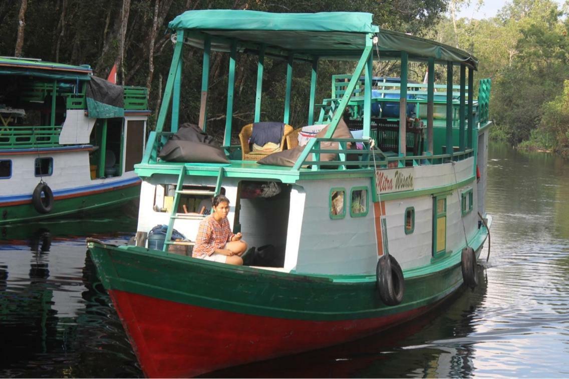 Orangutan Shaka Houseboat With Cabin Pangkalanbuun Exteriér fotografie